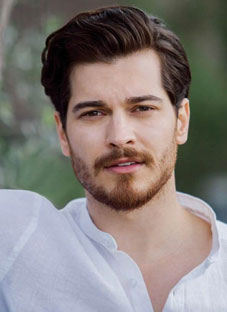 თურქი მსახიობი ჩაგათაი ულუსოი ქართველი ბავშვებისთვის