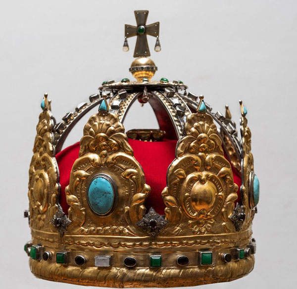 გვირგვინების განსაკუთრებული კოლექცია ხელოვნების სასახლიდან