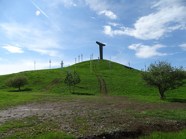 უმსგავსობა დიდგორის მემორიალზე