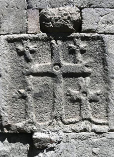 წმინდა ნინოს ტაძრის სამალავში აღმოჩენილი ჯვარცმა 