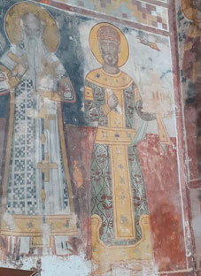 გელათში დავით აღმაშენებლის ფრესკა ნადგურდება