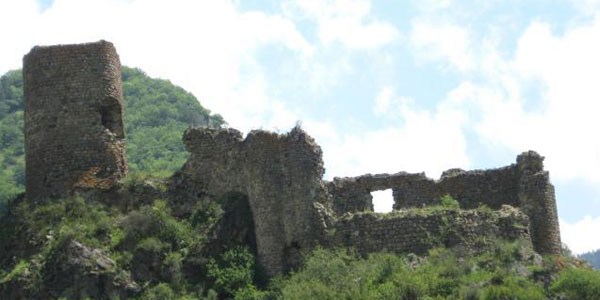 სლესის ციხის კოშკი ჩამოინგრა